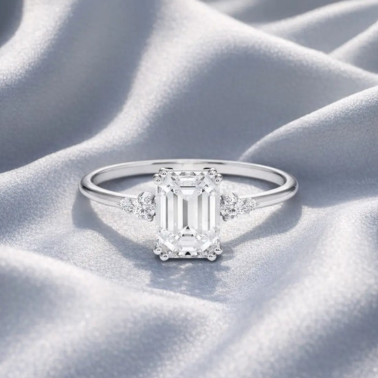 Verlobungsring Weißgold 585 mit Diamanten I BELLA EMERALD