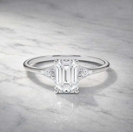 Verlobungsring Platin 950 mit Diamanten I FIONA EMERALD