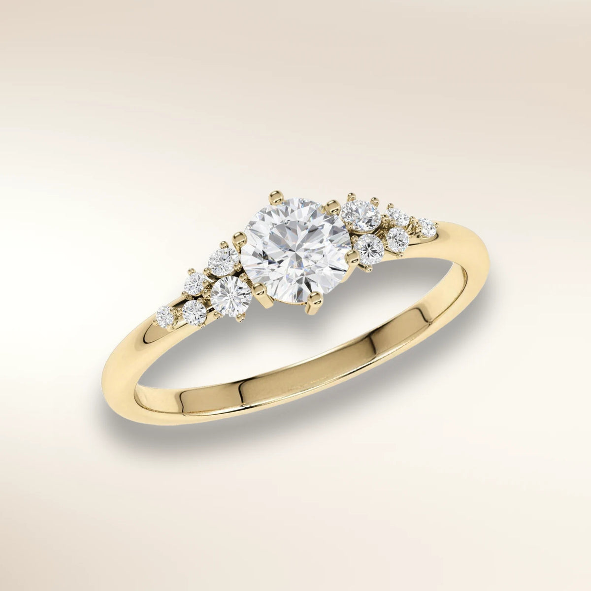 Verlobungsring MIRA Gelbgold 585 mit Brillant und Diamant-Seitensteinen – Trauringmacher München & Freising