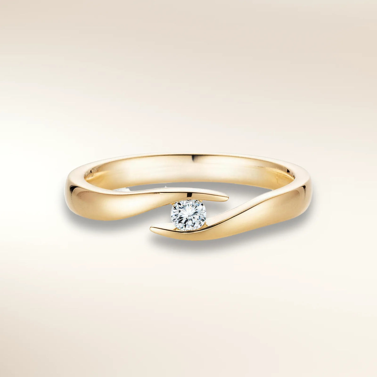 Verlobungsring TWIST Gelbgold 585 mit Diamant in Spannfassung – Trauringmacher München & Freising
