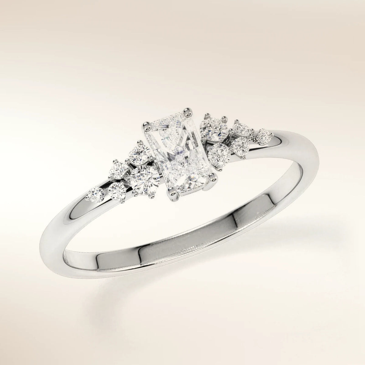 Verlobungsring MIRA RADIANT Platin 950 mit Radiant-Diamant & Seitendiamanten – Trauringmacher München & Freising