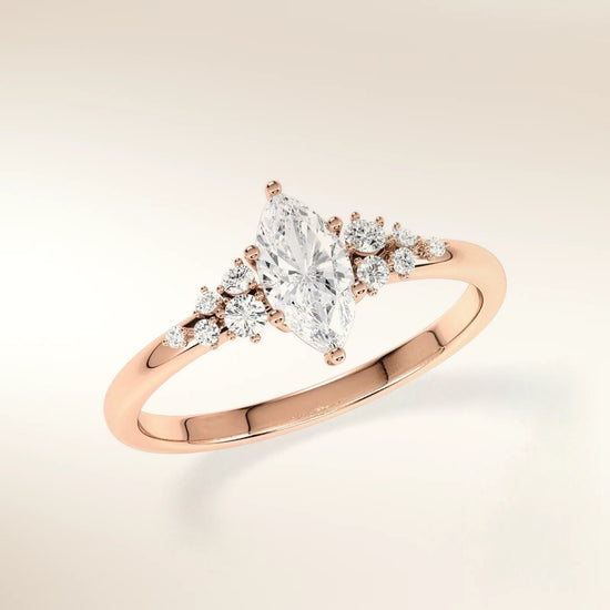 Verlobungsring MIRA MARQUISE Roségold 585 mit Marquise-Diamant & Seitendiamanten – Trauringmacher München & Freising