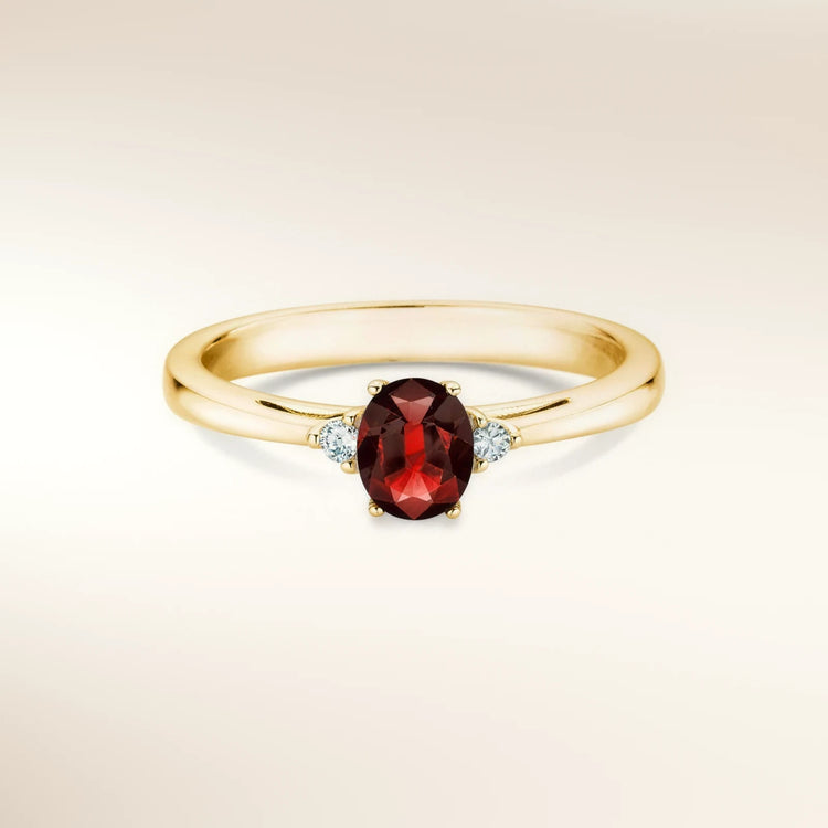 Verlobungsring LIFE Gelbgold 585, ovaler Rubin mit zwei Diamanten – Trauringmacher München & Freising