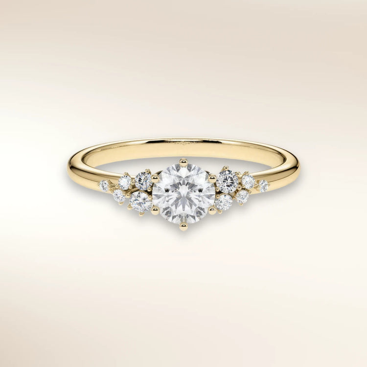 Verlobungsring MIRA Gelbgold 585, Brillant mit funkelndem Diamant-Cluster – Trauringmacher München & Freising
