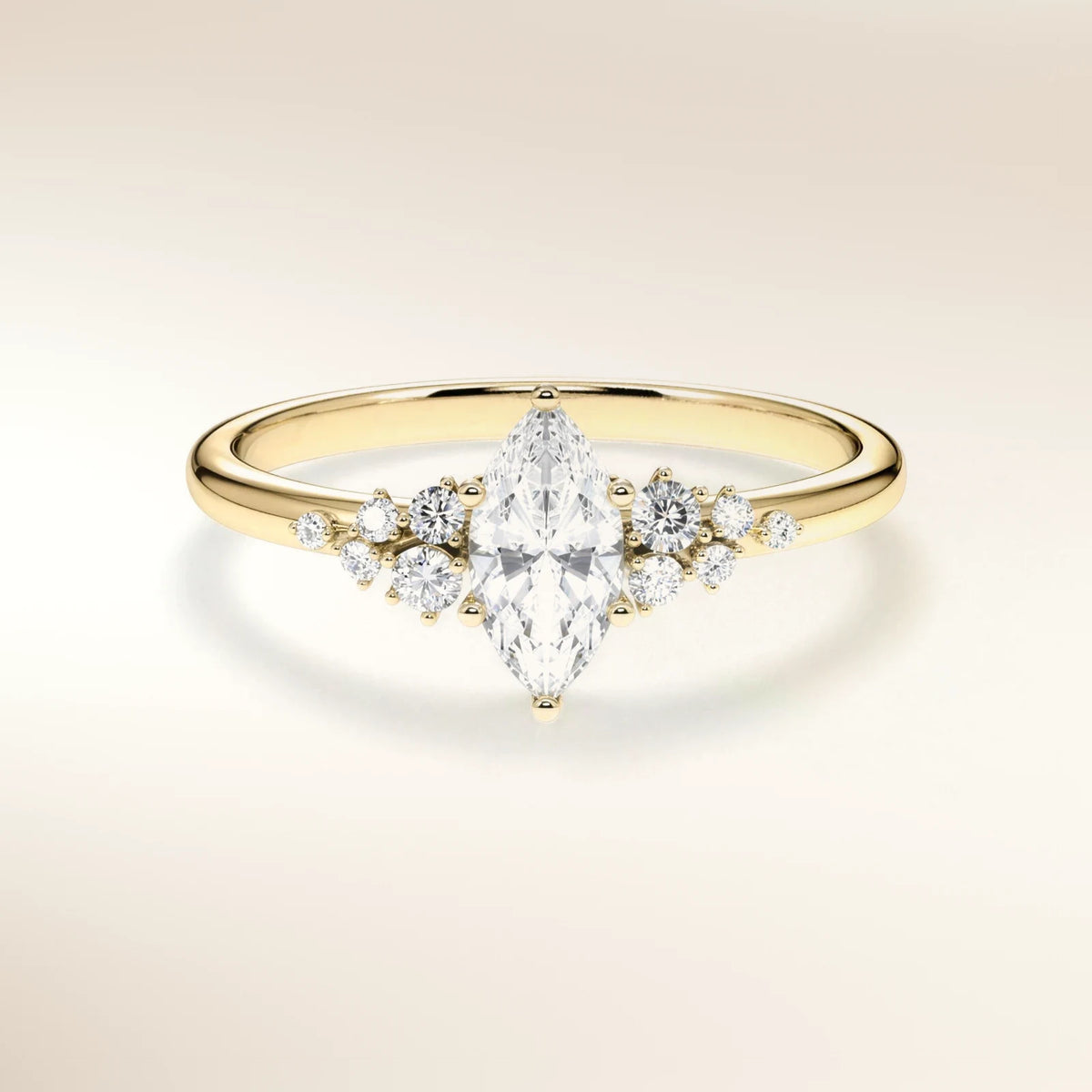 Verlobungsring MIRA MARQUISE Gelbgold 585, Marquise-Diamant mit Seitendiamanten – Trauringmacher München & Freising