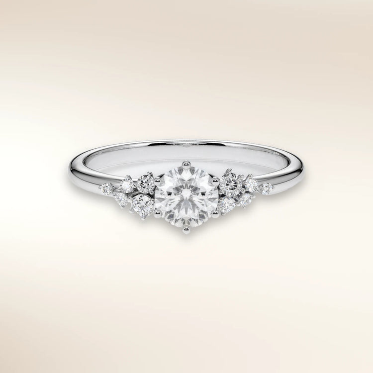 Verlobungsring MIRA Platin 950, Brillant mit funkelndem Diamant-Cluster – Trauringmacher München & Freising