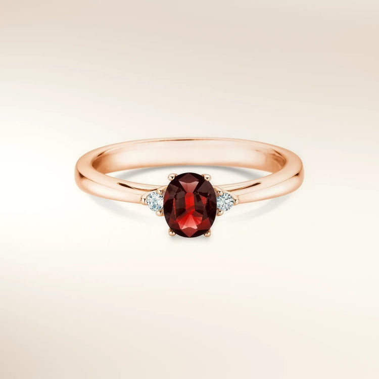 Verlobungsring LIFE Roségold 585, ovaler Rubin mit zwei Diamanten – Trauringmacher München & Freising