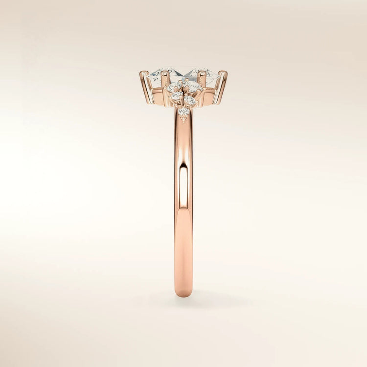 Verlobungsring MIRA OVAL Roségold Seitenansicht – Trauringmacher Freising & München