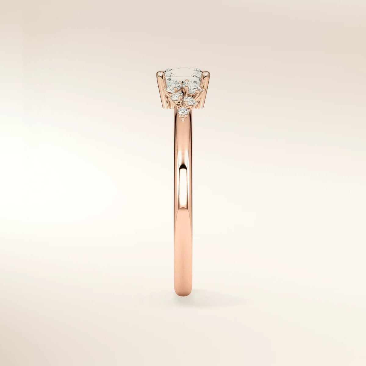 Verlobungsring MIRA PRINCESS Roségold Seitenansicht – Trauringmacher Freising & München