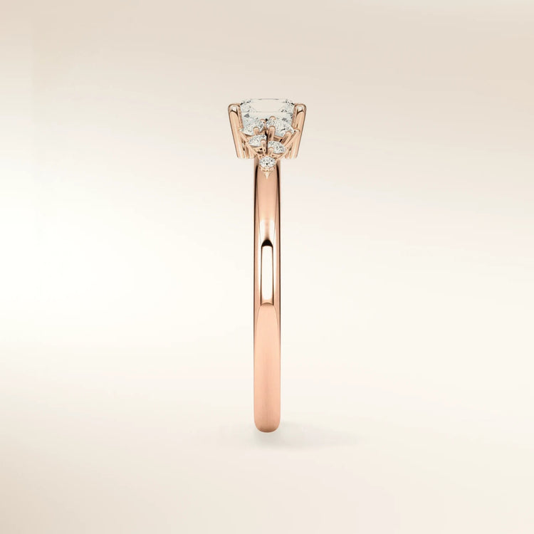 Verlobungsring MIRA PRINCESS Roségold Seitenansicht – Trauringmacher Freising & München