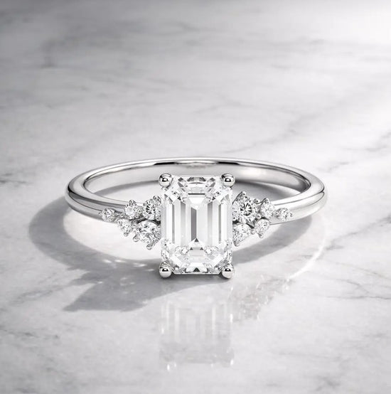 Verlobungsring Platin 950 mit Diamanten I MIRA EMERALD